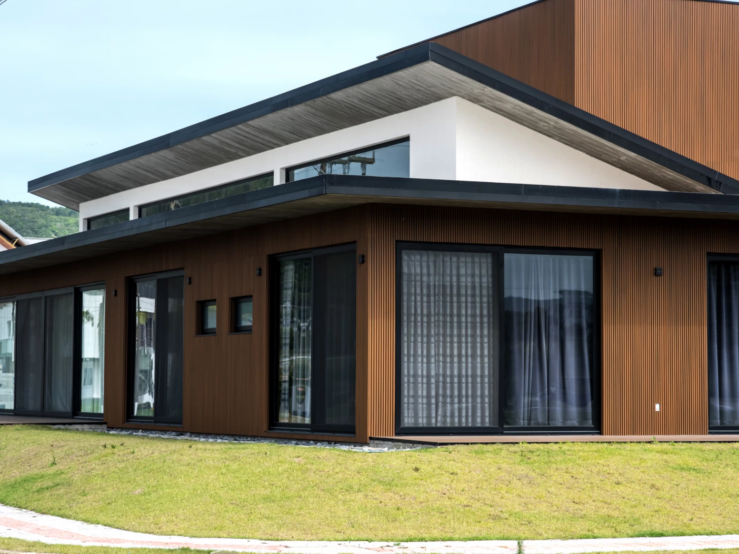 Casa moderna por arkowood EPL localizada no Projeto Garopaba