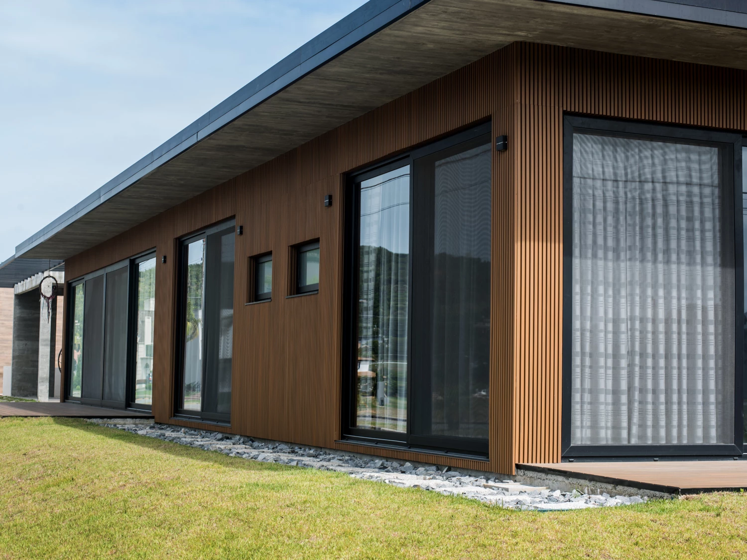 Modern house by arkowood EPL located in the Garopaba Project